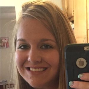 Meet your Posher, Danyelle